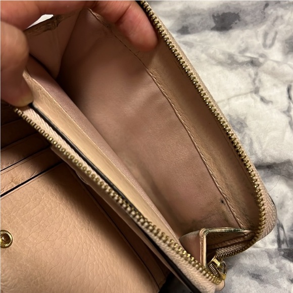 Tory Burch Mcgraw Wristlet - Picture 4 of 15